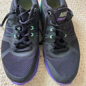Nike running shoe size 8 like new